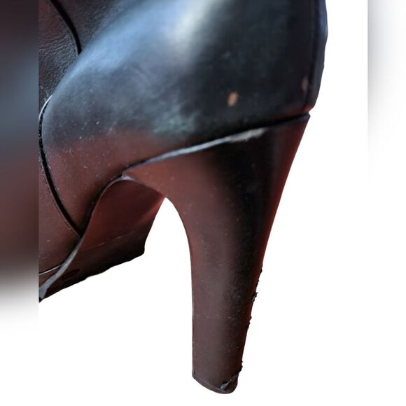 Gianni Bini Women's Black Leather Zip Up Ankle Boot Size 9M - Picture 9 of 10